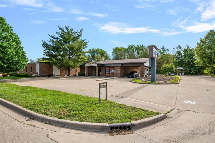 More Photos Of 1124 Centre West Dr, Springfield Office For Lease
