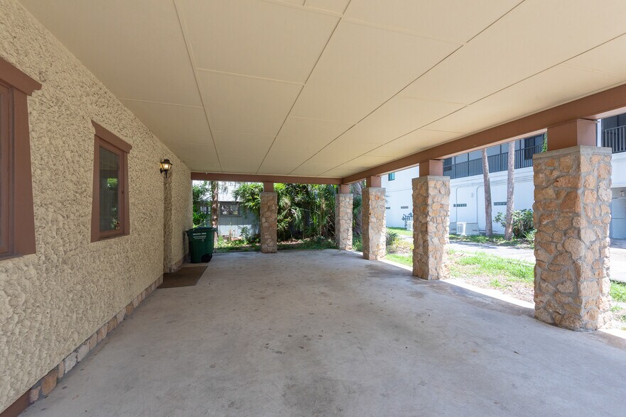More Photos Of 205 Magnolia St, New Smyrna Beach Office For Lease