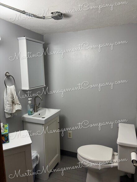 More Photos Of 214 W Main St, Sedalia Storefront Retail Office For Lease