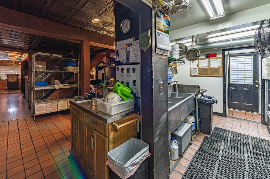 More Photos Of 99 Aurora St, Lancaster General Retail For Sale