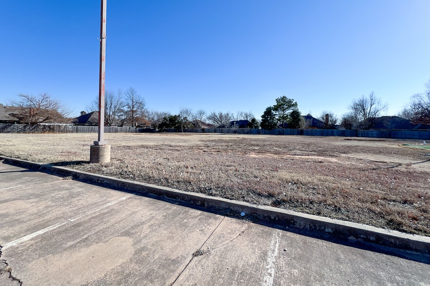 More Photos Of 3200 E Memorial Rd, Edmond Medical For Sale