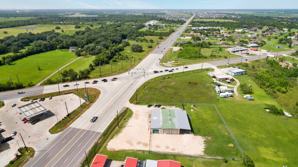 More Photos Of 7020 FM 3180 Rd, Baytown Distribution For Sale