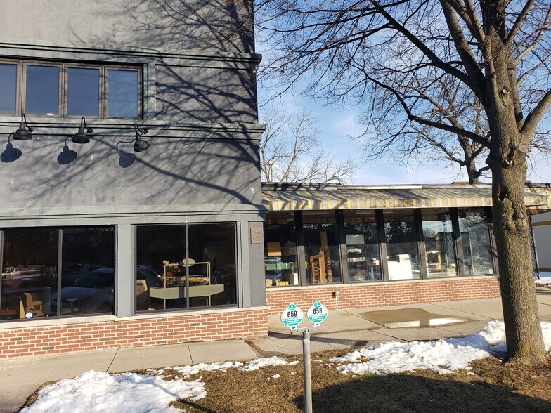 More Photos Of 431 Broad St, Lake Geneva Convenience Store For Sale