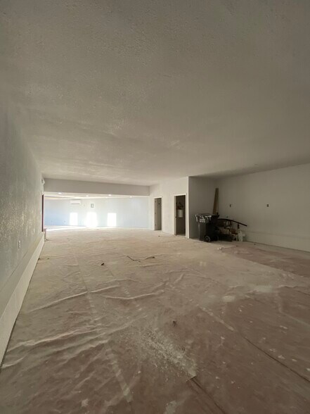 More Photos Of 817 Marshall St, Albert Lea Flex For Sale