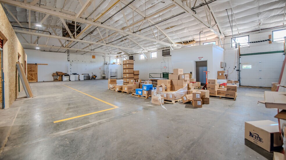 More Photos Of 1020 Commerce Park Dr, Williamsport Flex For Lease