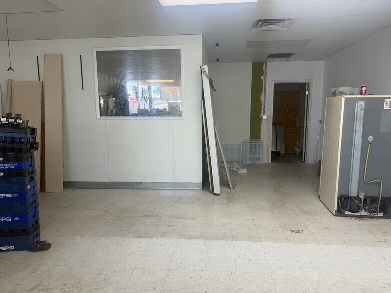 More Photos Of 1460 Carr St, Lakewood Freestanding For Lease