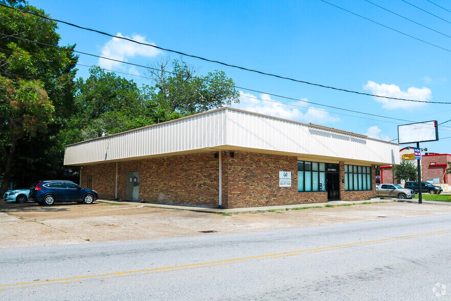 More Photos Of 201 N Winfree St, Dayton Office For Sale
