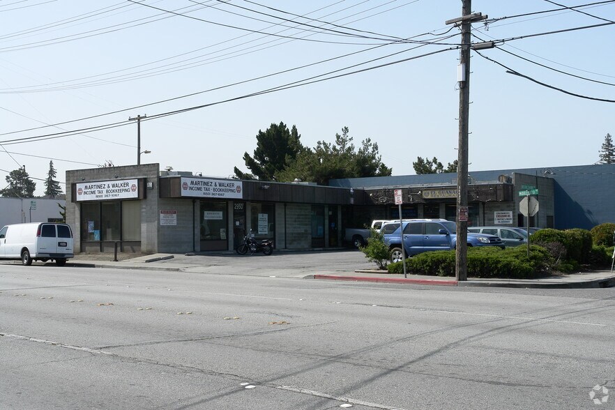 Primary Photo Of 2950 Middlefield Rd, Redwood City Freestanding For Lease