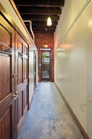 More Photos Of 1602-1608 Walnut St, Jacksonville Restaurant For Sale