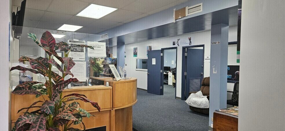 More Photos Of 94-479 Ukee St, Waipahu Flex For Lease