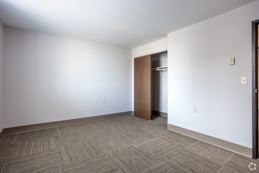 More Photos Of 195 Genesee St, Utica Apartments For Lease