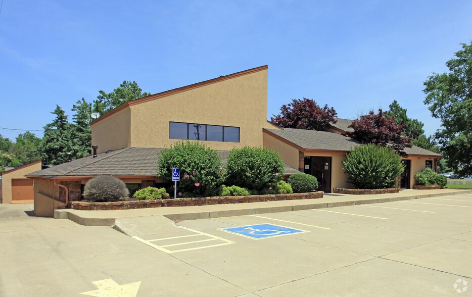 More Photos Of 110-114 W Hall Of Fame Ave, Stillwater Office For Sale