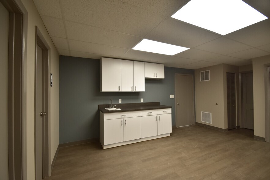 More Photos Of 3212 Union Rd, Cheektowaga Warehouse For Lease