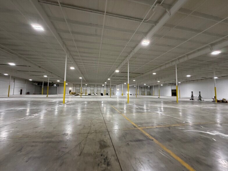 More Photos Of 119 Northeast Dr, Loveland Warehouse For Lease