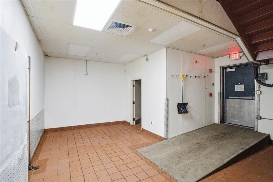 More Photos Of 301 Franklin St, Buffalo Restaurant For Sale