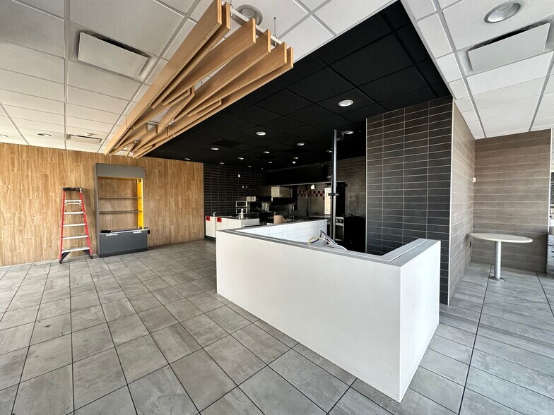 More Photos Of 3850 Veterans Memorial Hwy, Bohemia Fast Food For Lease