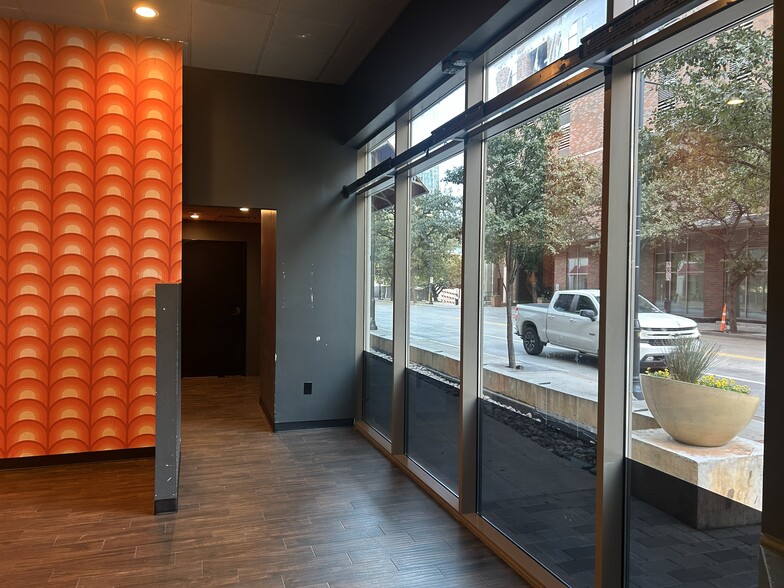 More Photos Of 1701 Payne St, Dallas Apartments For Lease