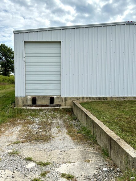 More Photos Of 825 New York Dr, Vandalia Storefront Retail Office For Sale