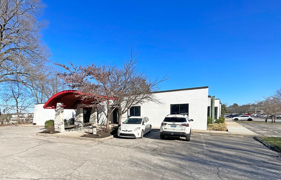 More Photos Of 715 Shaker Dr, Lexington Medical For Sale