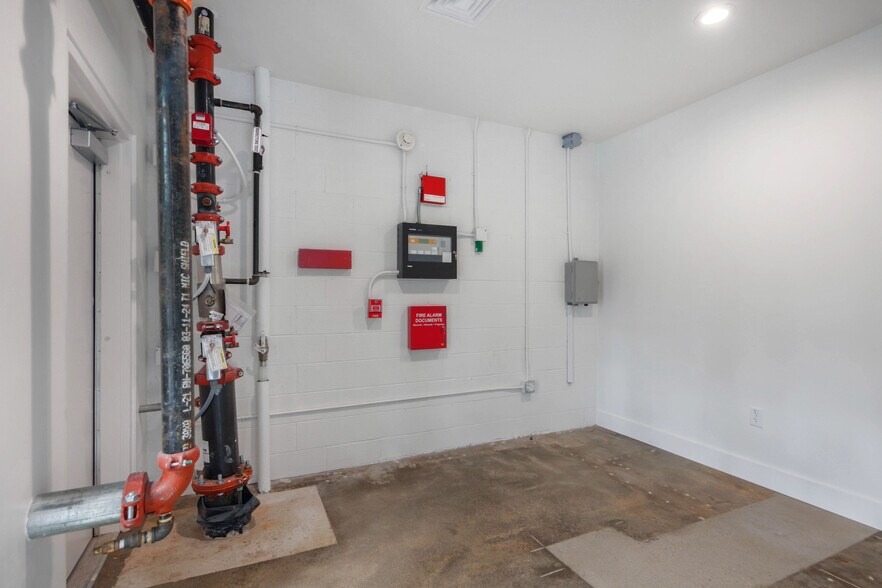 More Photos Of 5602 Clay Ave, Austin Loft Creative Space For Lease