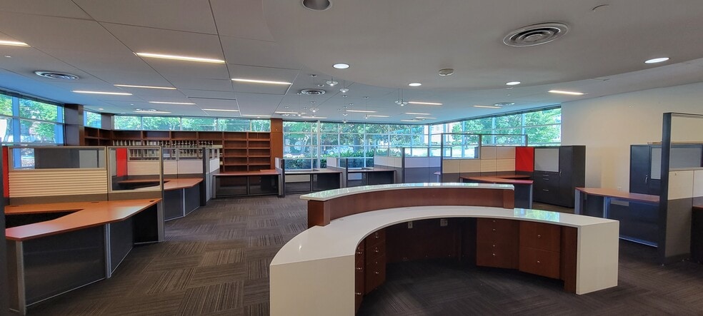 More Photos Of 100 5th Ave, Knoxville Office For Lease