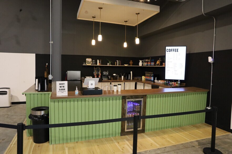 More Photos Of 2800 N Water St, Decatur General Retail For Sale