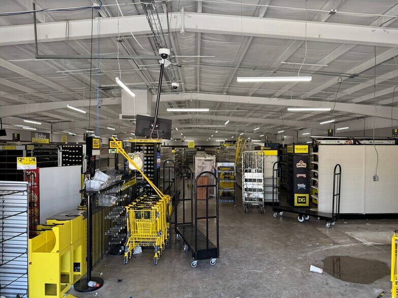 More Photos Of 8201 Earhart Blvd, New Orleans Freestanding For Lease