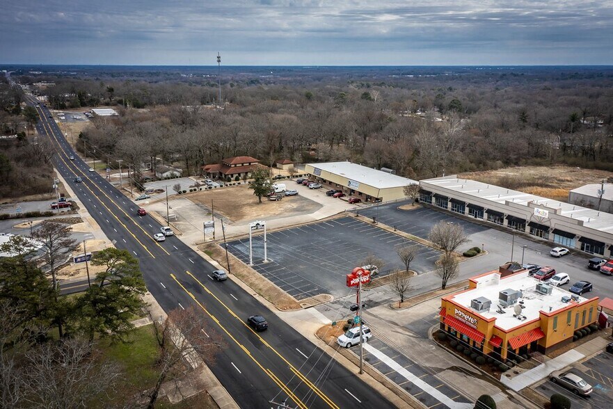 More Photos Of 208 E Kiehl Ave, North Little Rock Office For Sale