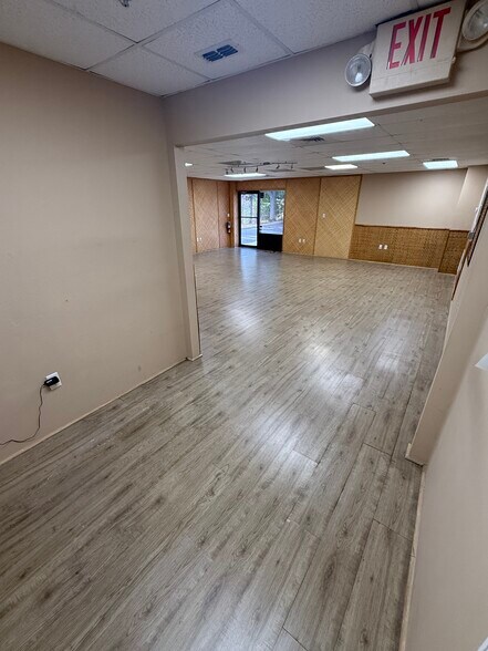 More Photos Of 1227-1285 Commons Ct, Clermont Warehouse For Lease