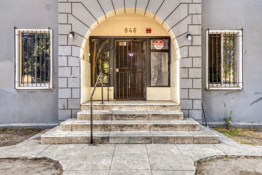 More Photos Of 844 W Martin Luther King Jr Blvd, Los Angeles Apartments For Sale
