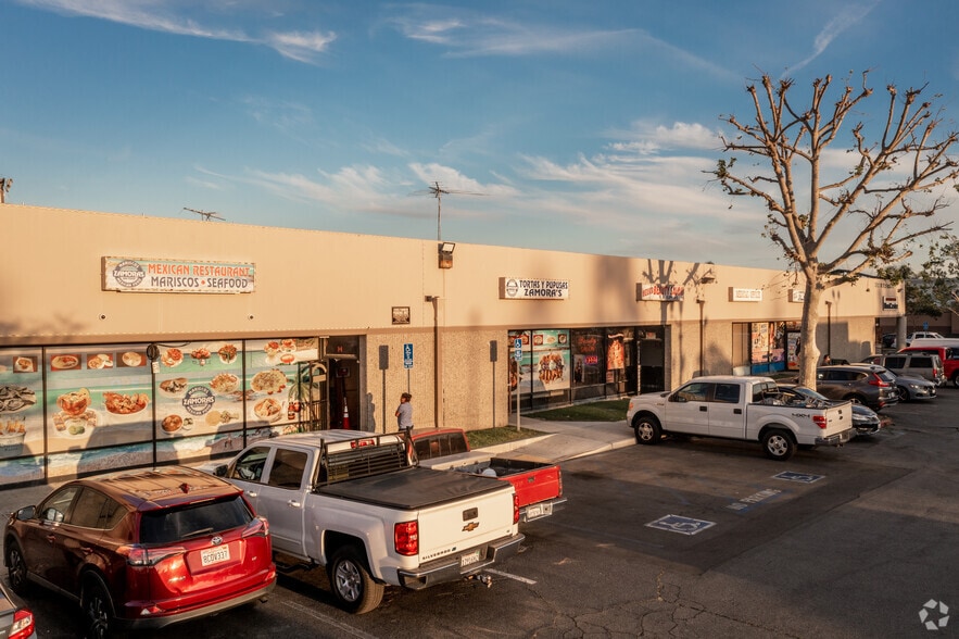 More Photos Of 3701 W McFadden Ave, Santa Ana Light Manufacturing For Lease