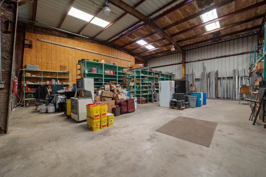 More Photos Of 7 Hills Rd, Newark Warehouse For Sale