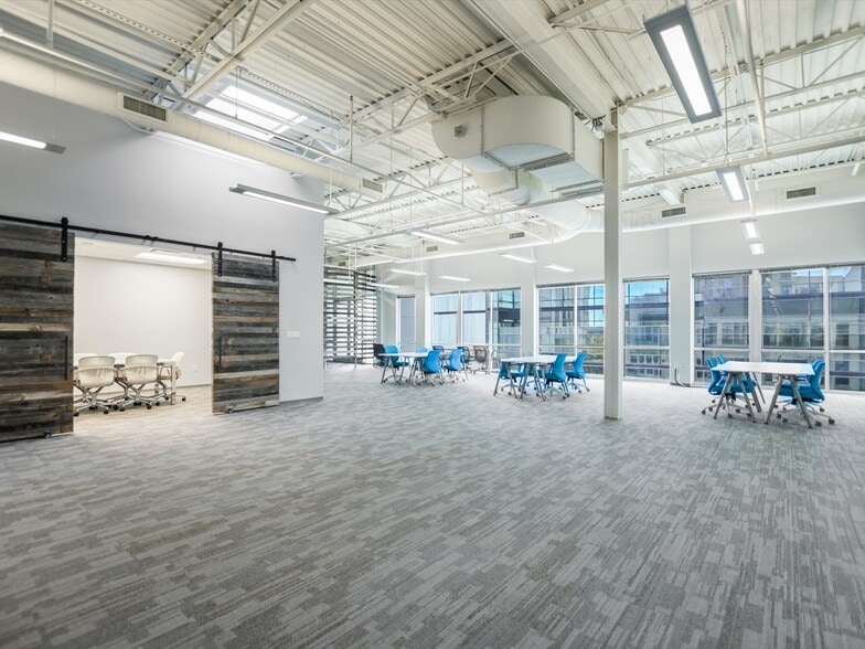 More Photos Of 1705 Guadalupe St, Austin Office For Sale