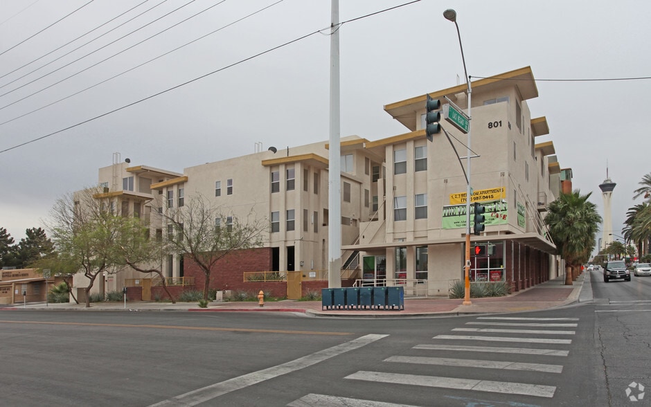 Primary Photo Of 801 Las Vegas Blvd S, Las Vegas Apartments For Lease