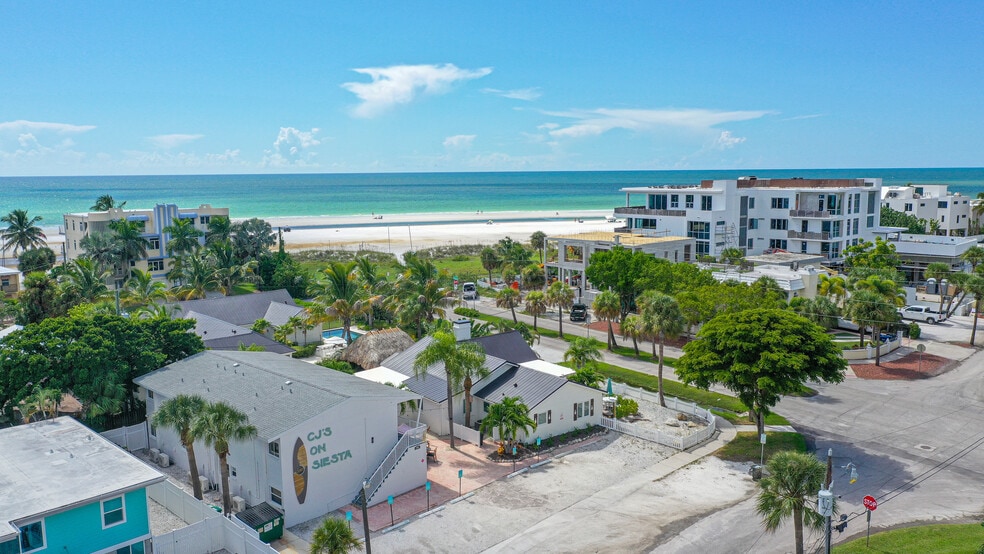 More Photos Of 104 Avenida Veneccia, Siesta Key Multifamily For Sale