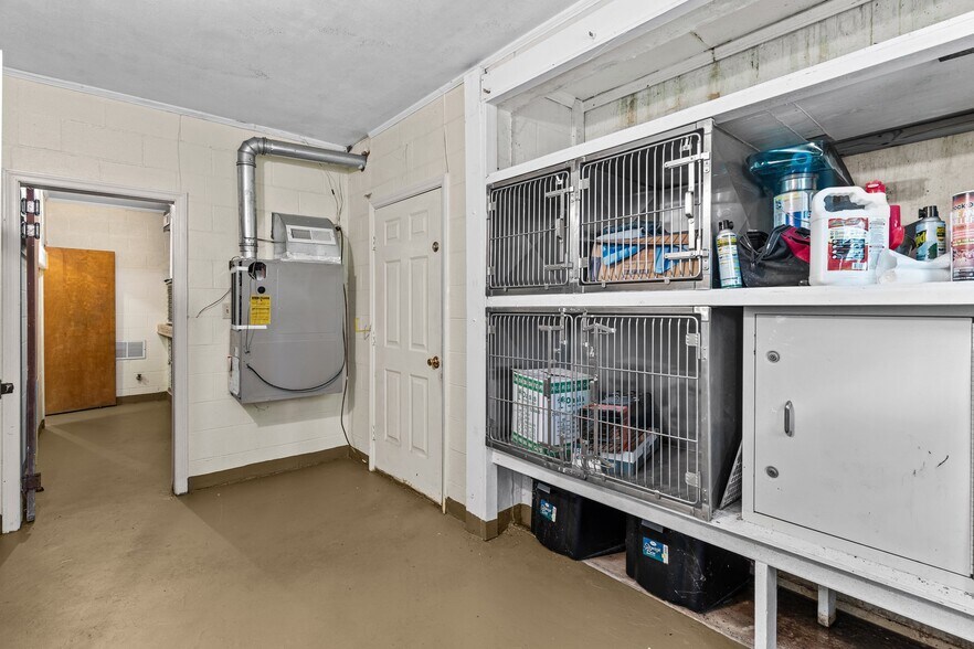 More Photos Of 3522 James B White Hwy, Whiteville Veterinarian Kennel For Sale