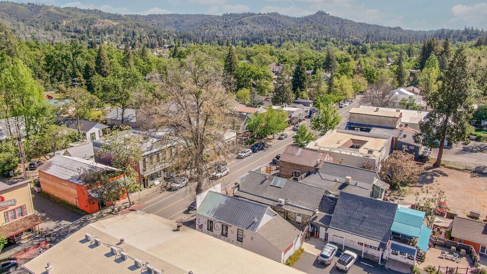 More Photos Of 435 Main St, Murphys General Retail For Sale