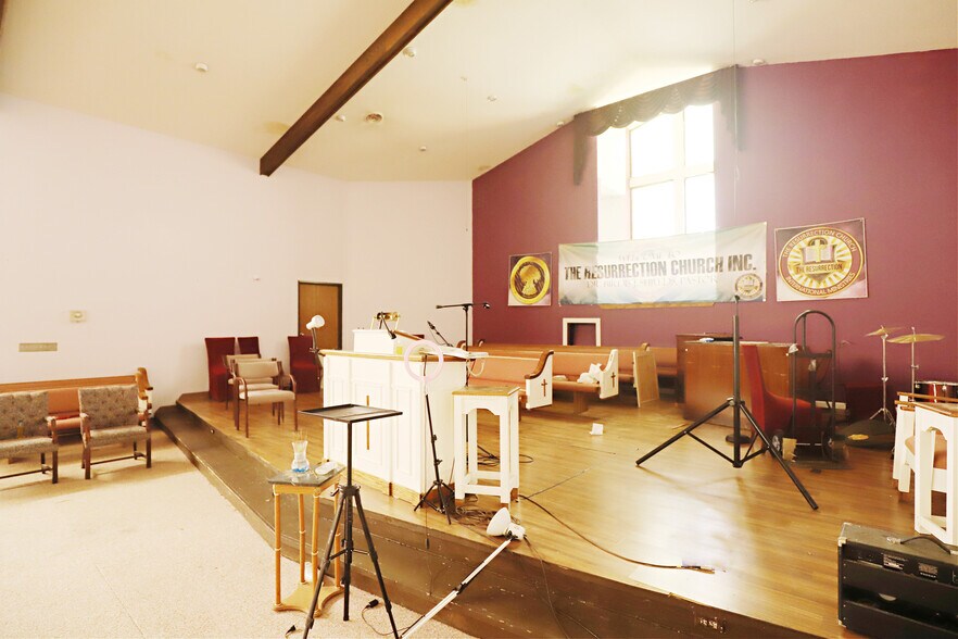 More Photos Of 5165 M L King Ave, Flint Religious Facility For Sale