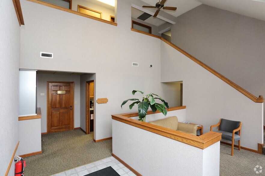 More Photos Of 11431 N Port Washington Rd, Thiensville Office For Sale