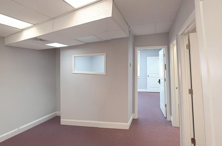 More Photos Of 105 River Ave, Lakewood Office For Lease