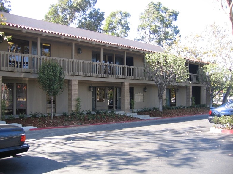 More Photos Of 2503 Eastbluff Dr, Newport Beach Medical For Lease