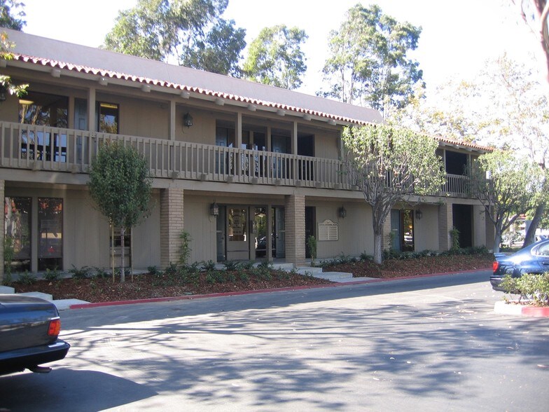 More Photos Of 2503 Eastbluff Dr, Newport Beach Medical For Lease