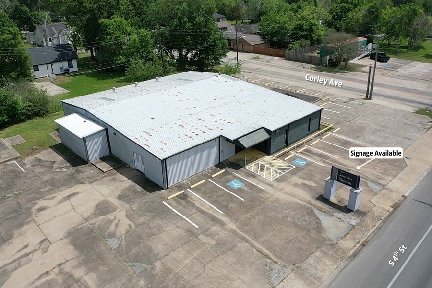 More Photos Of 2455 S 4th St, Beaumont Warehouse For Lease