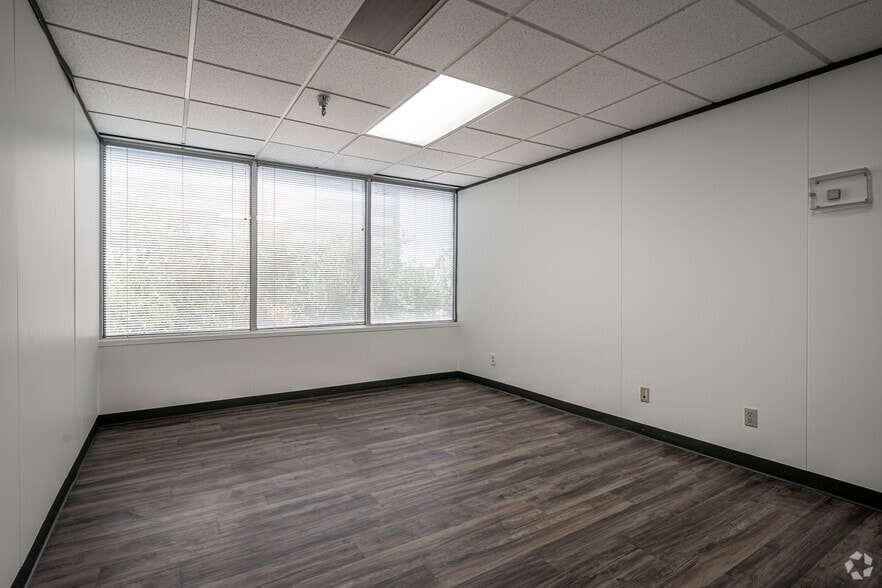 More Photos Of 2646 S Loop W, Houston Medical For Lease