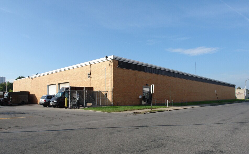 More Photos Of 75 Nassau St, Rochester Distribution For Sale