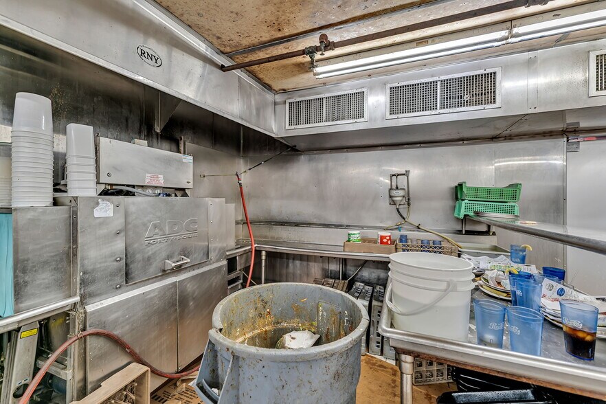 More Photos Of 1908 Old Route 17, Roscoe Restaurant For Sale