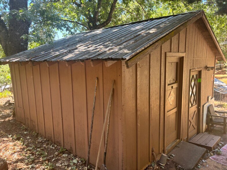 More Photos Of 15574 Hinton Rd, Pioneer Land For Sale