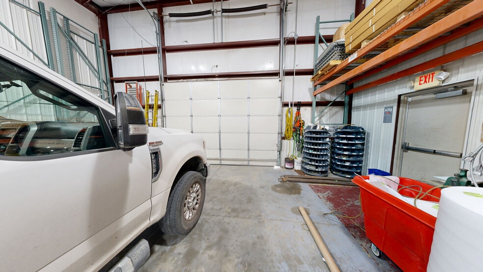 More Photos Of 1721 Acorn Dr, Rogers Warehouse For Lease