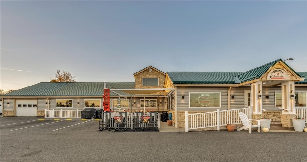 More Photos Of 357 W Main St, Searsport Freestanding For Sale