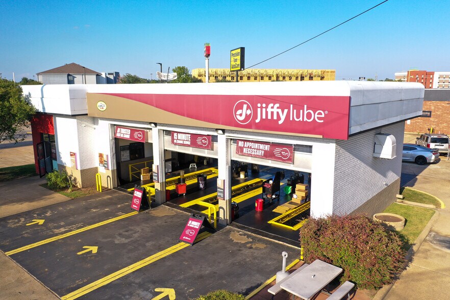 More Photos Of 3839 Alexandria Mall Dr, Alexandria Auto Repair For Sale